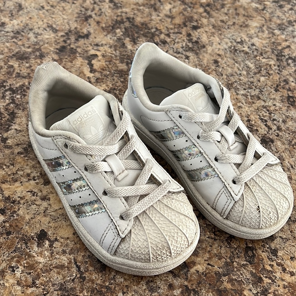 Girls shoes